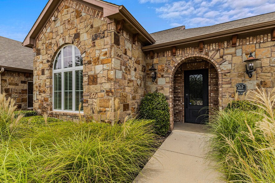 More Photos Of 905 Trophy Club Dr, Trophy Club Office For Lease