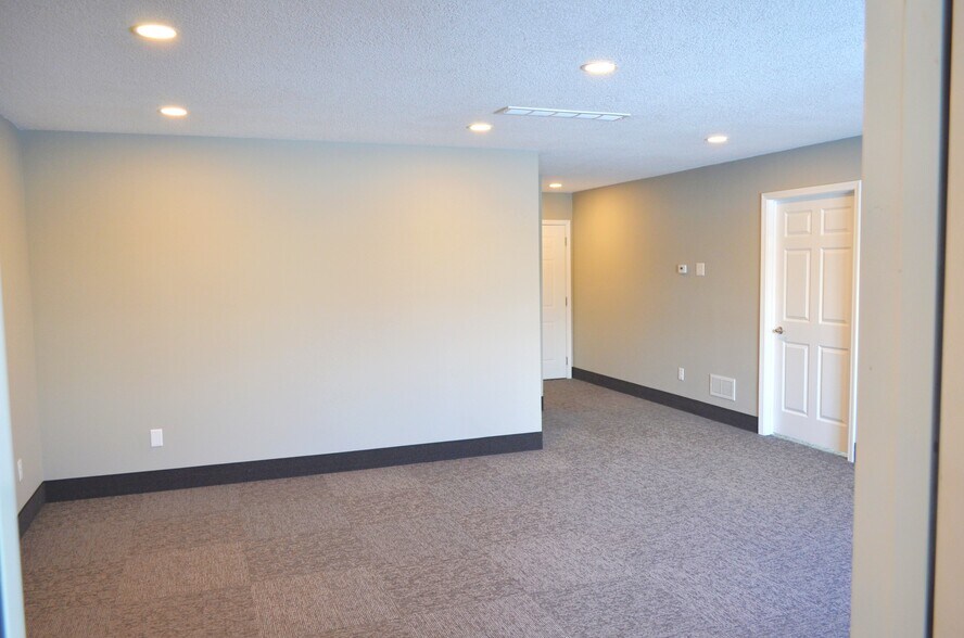 More Photos Of 7771 College Rd, Baxter Warehouse For Sale