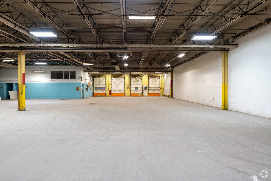More Photos Of 1900 N Austin Ave, Chicago Manufacturing For Lease