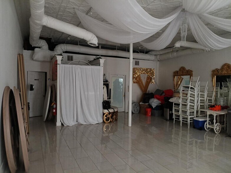 More Photos Of 5037 Union St, Union City Storefront For Sale