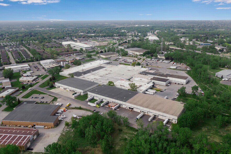 More Photos Of 40-60 Industrial Pky, Cheektowaga Warehouse For Lease