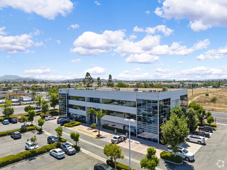 More Photos Of 6485 Day St, Riverside Medical For Lease