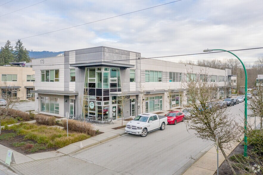 More Photos Of 173 Forester St, North Vancouver District Light Distribution For Lease