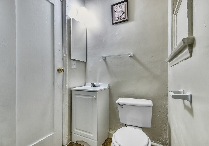 More Photos Of 721-729 S Alvarado St, Los Angeles Apartments For Lease