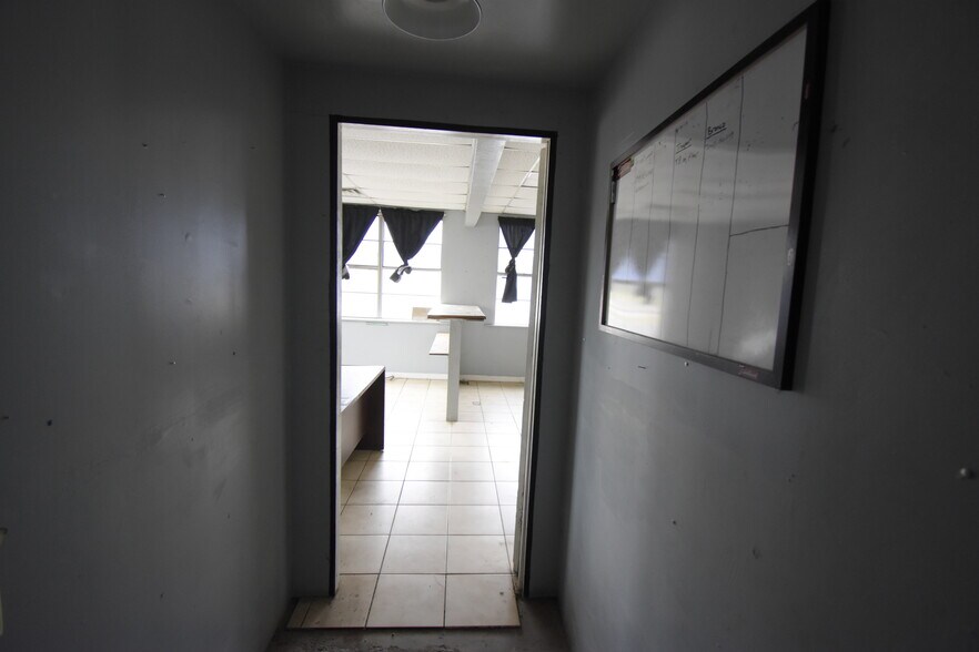 More Photos Of 621 W Main St, La Porte Warehouse For Lease