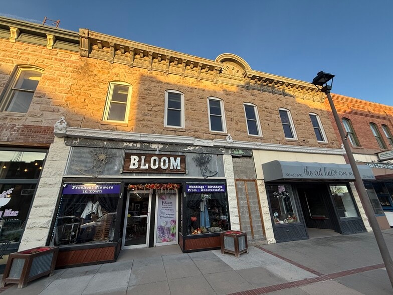 Primary Photo Of 219 Main St, Chadron Storefront For Sale