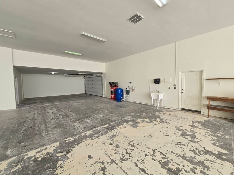 More Photos Of 3760 E Airport Dr, Rimrock Specialty For Sale