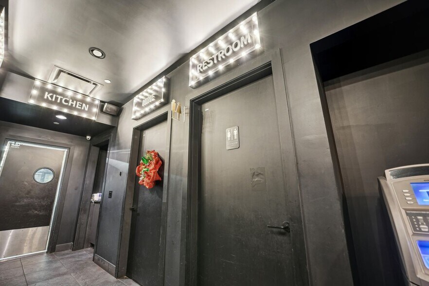 More Photos Of 400 Bergen Blvd, Palisades Park General Retail For Lease