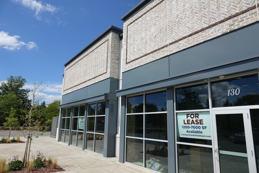 More Photos Of 25411 Eastern Marketplace Plz, Chantilly Restaurant For Lease