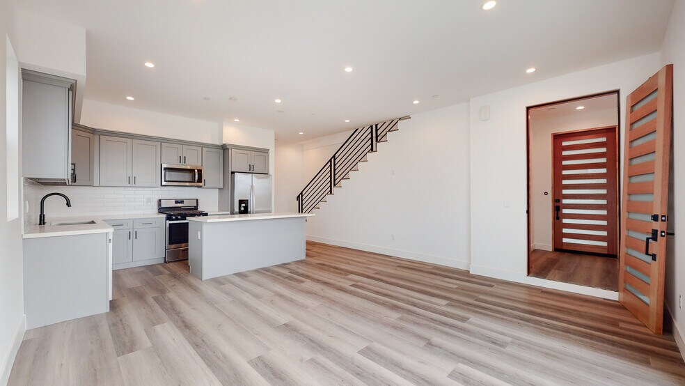 More Photos Of 525 N Normandie Ave, Los Angeles Apartments For Sale