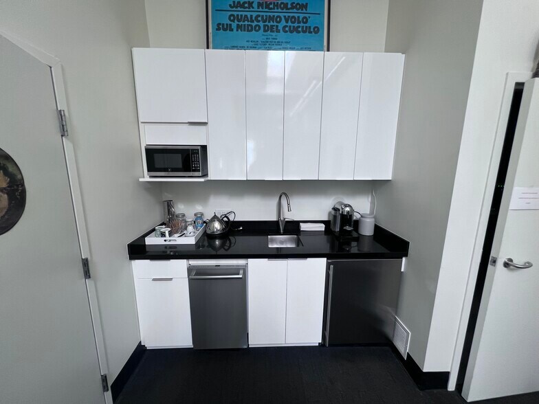 More Photos Of 2115-2117 4th St, Berkeley Loft Creative Space For Lease