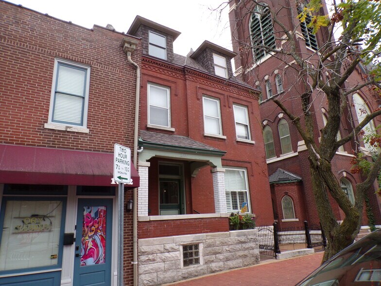 More Photos Of 1808 S 9th St, Saint Louis Freestanding For Sale