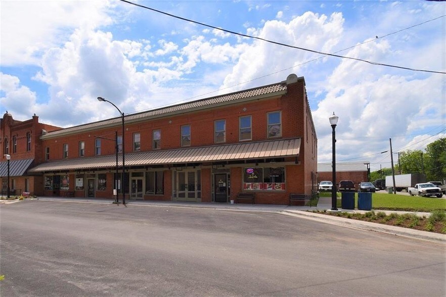 More Photos Of 201-215 W Mulberry St, Kaufman Storefront Retail Office For Lease