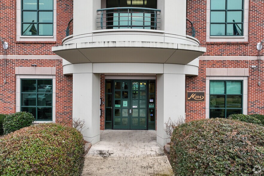 More Photos Of 204 Muirs Chapel Rd, Greensboro Office For Lease