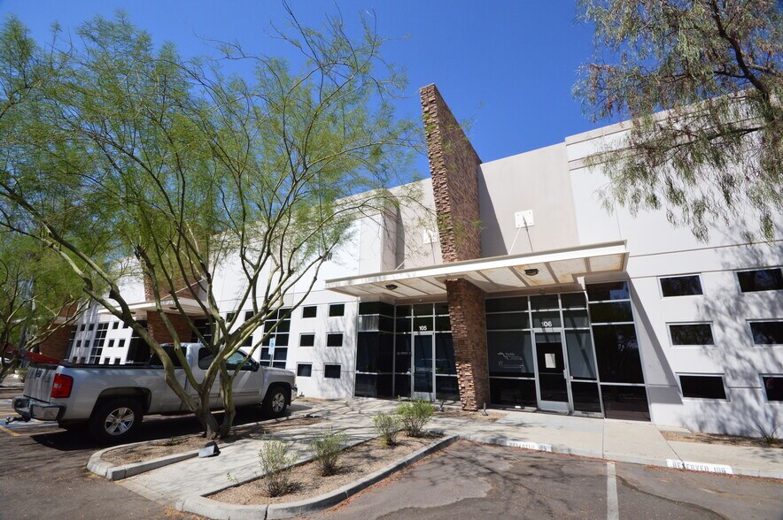 More Photos Of 2222 W Parkside Ln, Phoenix Research And Development For Lease