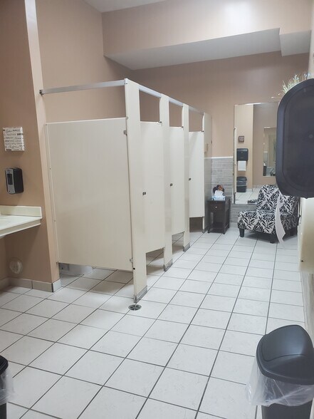 More Photos Of 5202 E Highland Rd, Howell Religious Facility For Lease