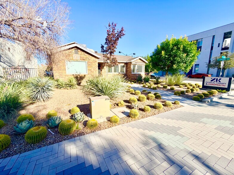 More Photos Of 931 S 3rd St, Las Vegas Office Residential For Lease