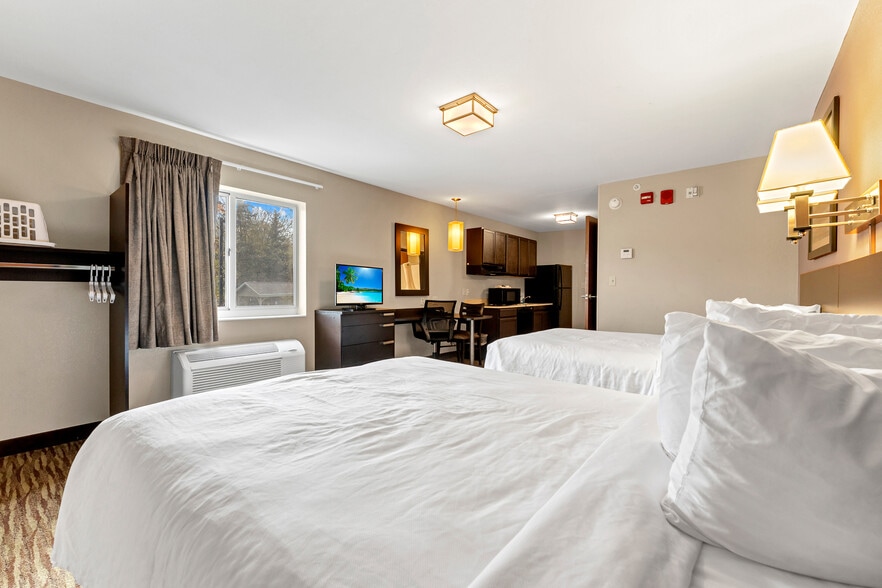 More Photos Of 975 Sheffield St, Washington Hotel For Sale