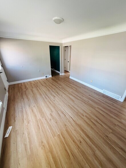 More Photos Of 1013 S Main St, Plymouth Storefront Retail Office For Sale