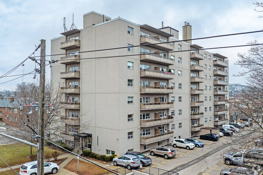 More Photos Of 345 Lakeshore Rd W, Mississauga Apartments For Lease