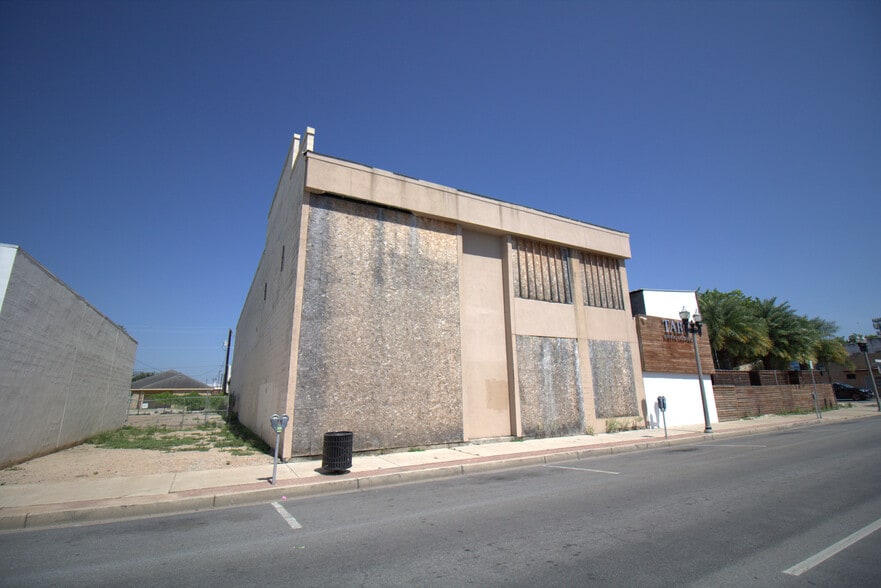 More Photos Of 515 S 17th St, McAllen General Retail For Sale