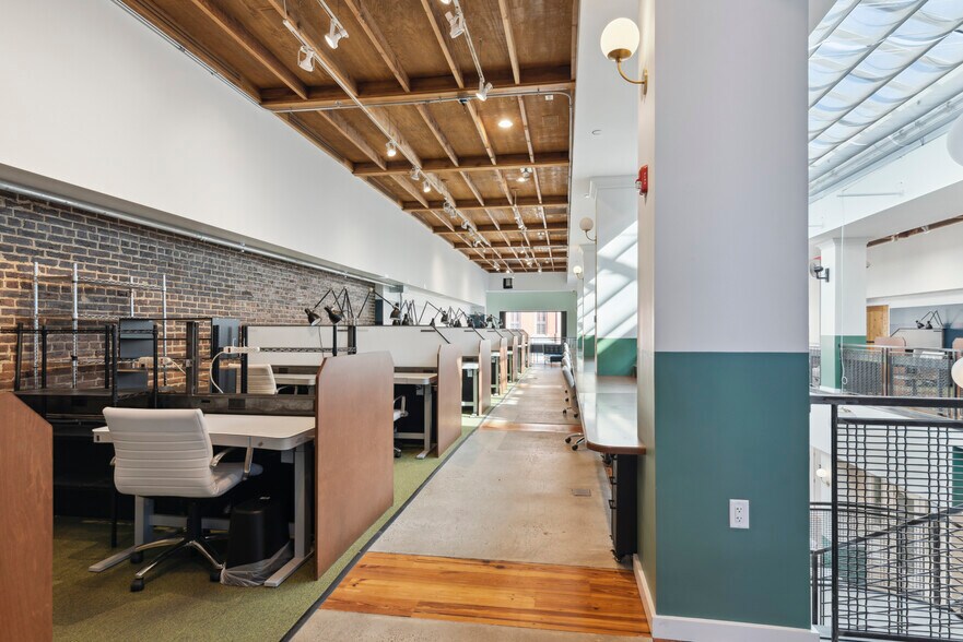 More Photos Of 4230 Main St, Philadelphia Restaurant For Sale