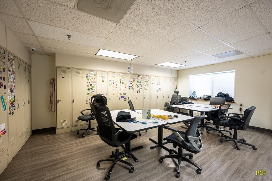 More Photos Of 1400 Kaster Rd, Saint Helens Manufacturing For Sale