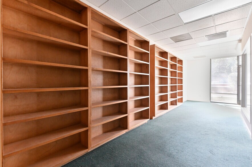 More Photos Of 1111 Dunbar Rd, Arnold Office For Sale