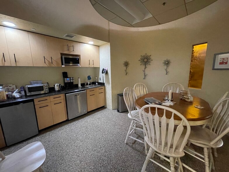 More Photos Of 835 Sharon Dr, Westlake Office For Sale