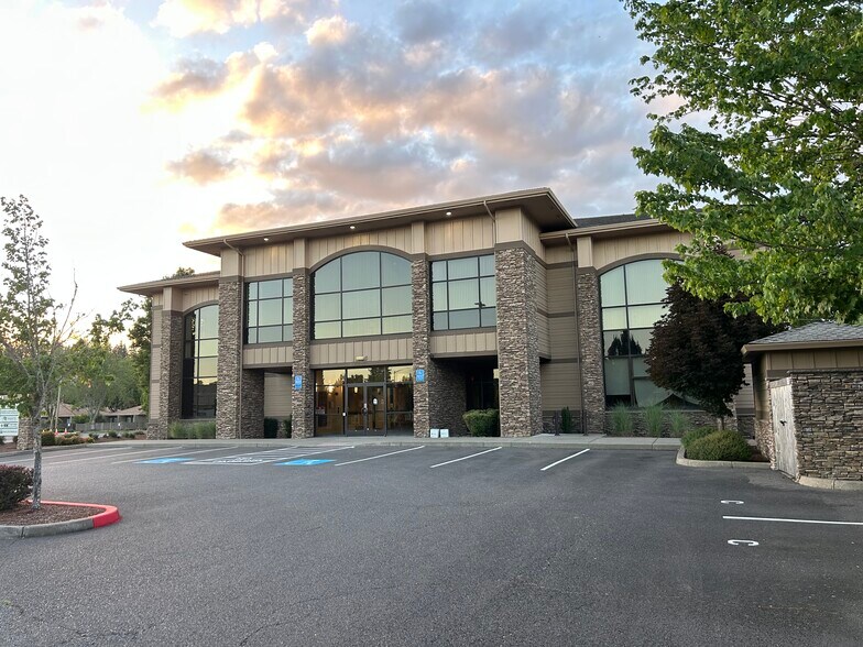 More Photos Of 1174 NW Cornucopia St, Salem Medical For Lease