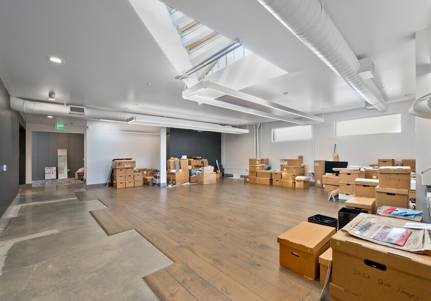 More Photos Of 953 N Cole Ave, Los Angeles Office For Sale