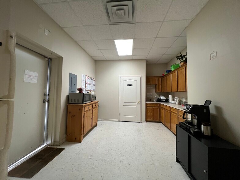 More Photos Of 302 Millers Xing, Harker Heights Storefront For Lease