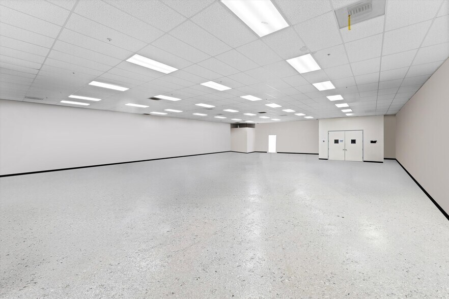 More Photos Of 7433-7439 Lampson Ave, Garden Grove Warehouse For Sale