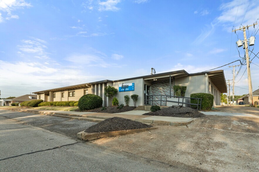 More Photos Of , West Memphis Office For Sale