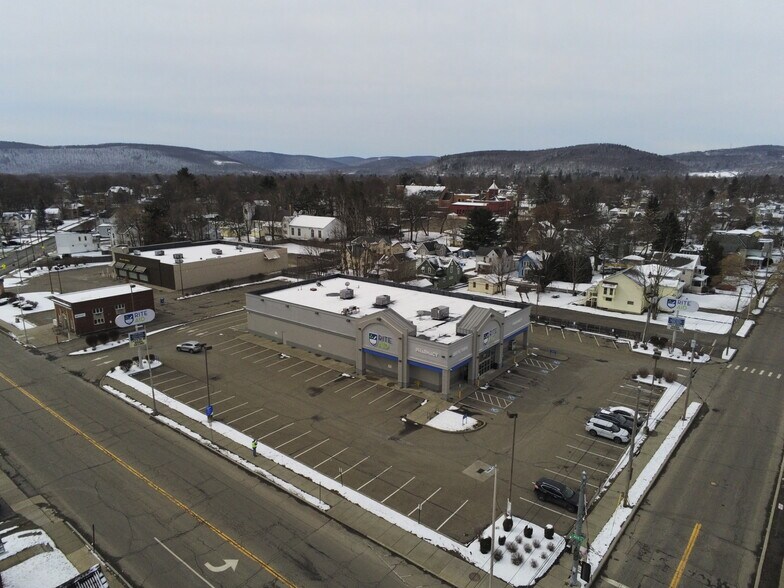 More Photos Of 209 Mount Zoar St, Elmira Drugstore For Lease