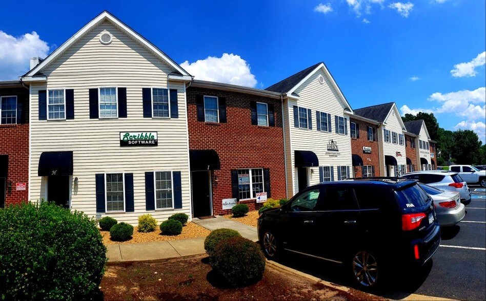 More Photos Of 8052 Elm Dr, Mechanicsville Office For Lease