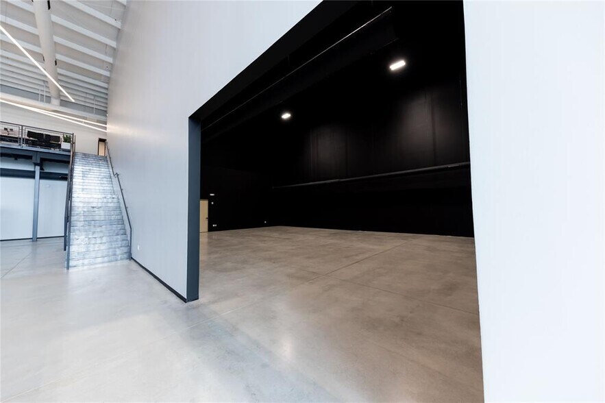 More Photos Of 1220 Toro Grande Dr, Cedar Park Light Distribution For Sale