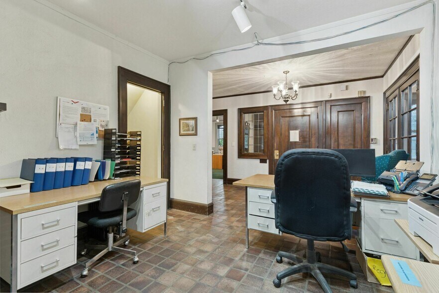More Photos Of 2318 S 1st Ave, Minneapolis Office For Sale