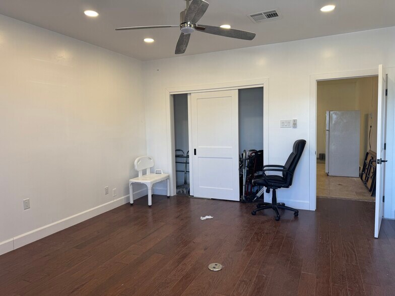 More Photos Of 11201 W Nevada Ave, Youngtown Medical For Lease