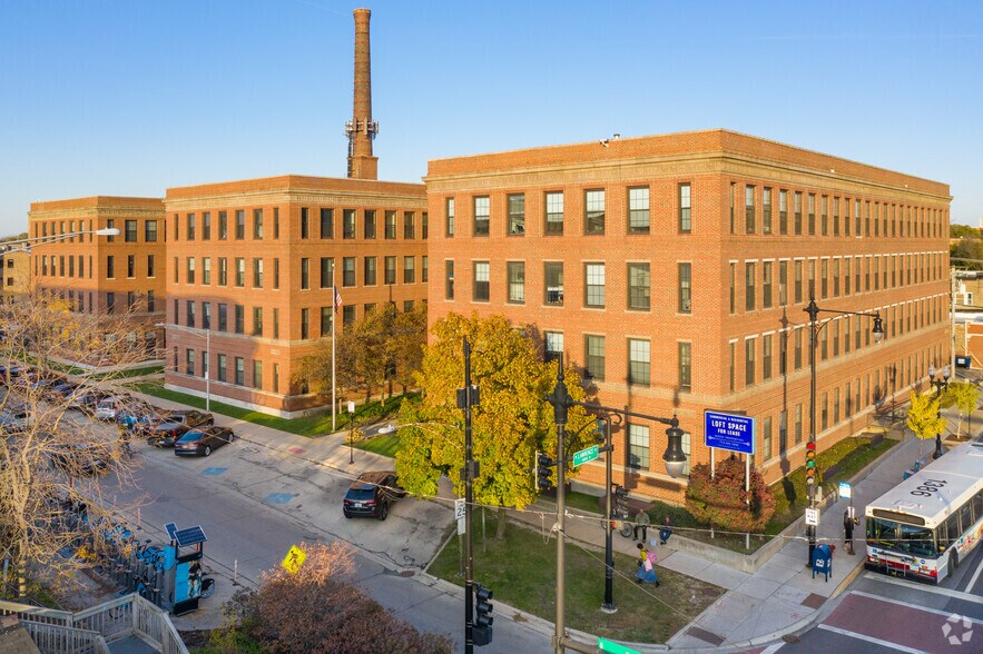 Primary Photo Of 4809 N Ravenswood Ave, Chicago Office Residential For Lease