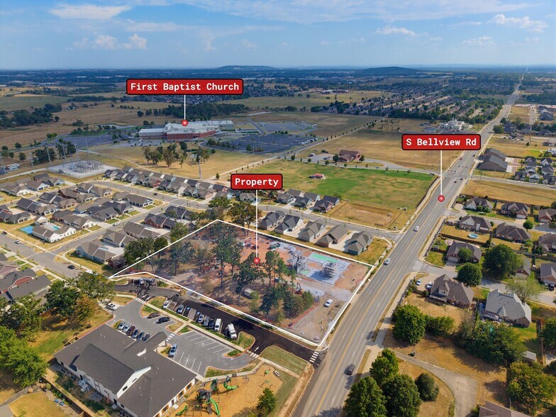 More Photos Of 5581 Bellview rd, Rogers Office For Lease
