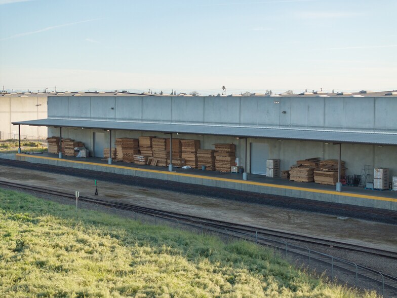 More Photos Of 415 Codoni Ave, Modesto Warehouse For Lease
