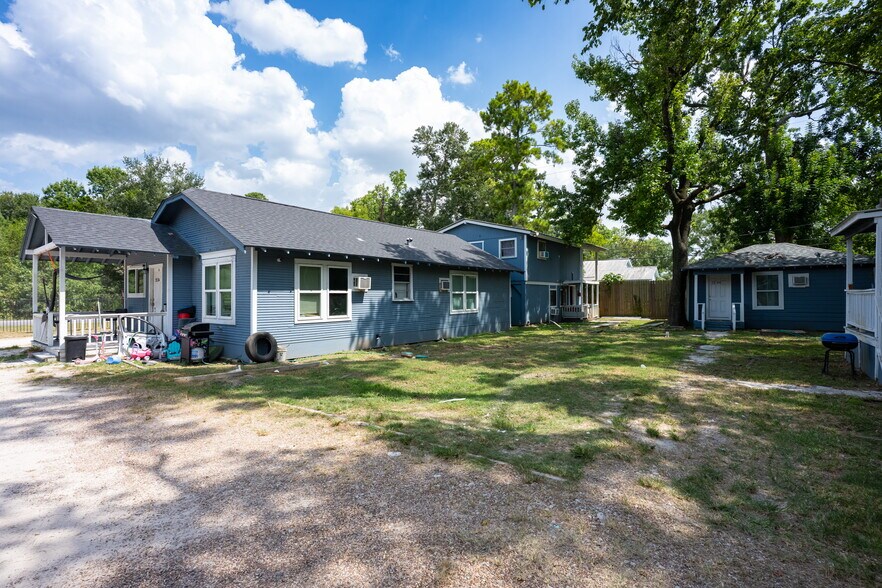 More Photos Of 2232 Maurine St, Houston Apartments For Sale