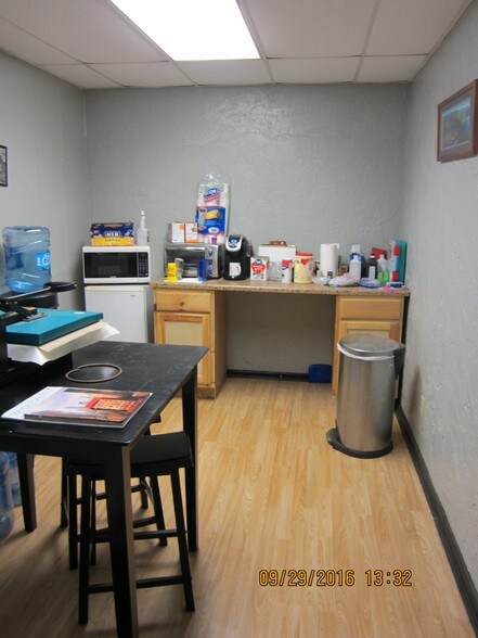 More Photos Of 3103 SE Loop 410, San Antonio Service For Sale