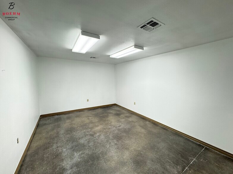 More Photos Of 2 Hill View Ln, Boerne Warehouse For Lease