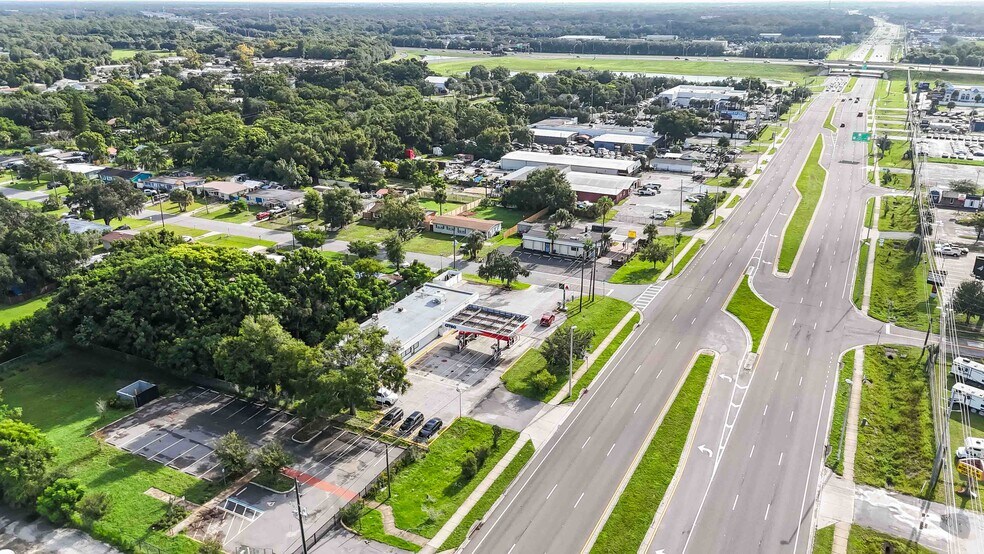 More Photos Of 8431-8433 E Colonial Dr, Orlando Service Station For Lease