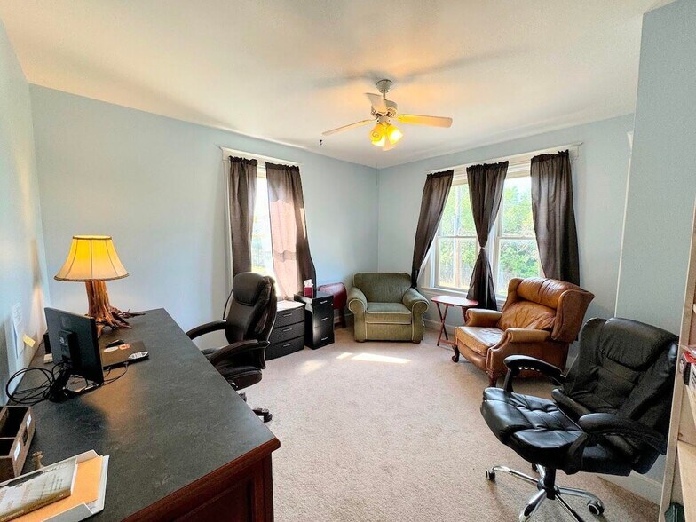 More Photos Of 201 Linden Ave, Newport Office Residential For Sale