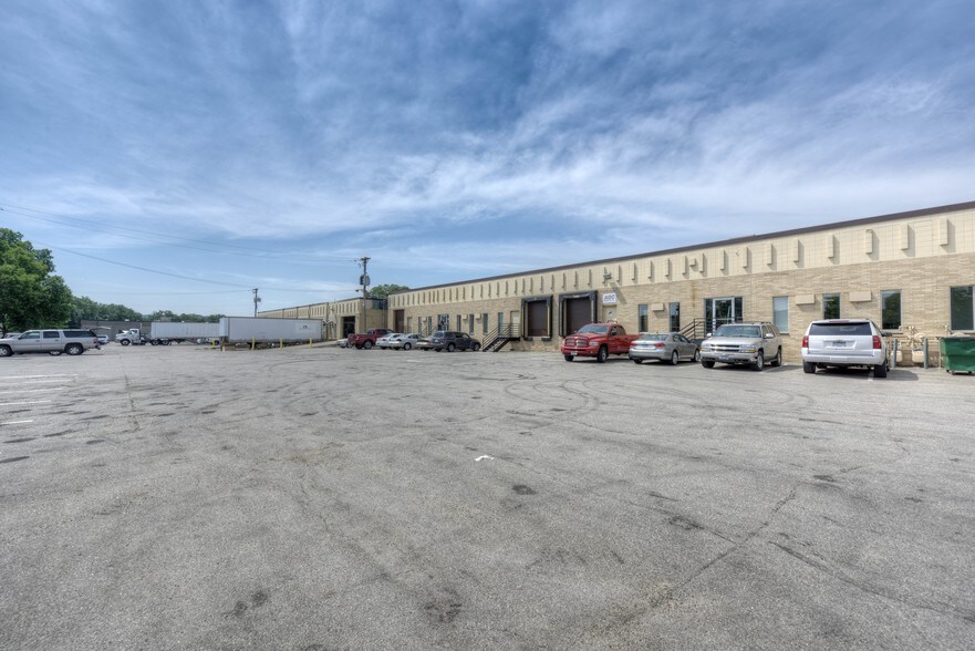 More Photos Of 240 Fillmore Ave E, Saint Paul Light Manufacturing For Lease