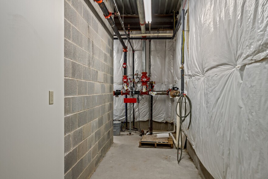 More Photos Of 3020 Orchard Park Rd, Buffalo Office For Sale