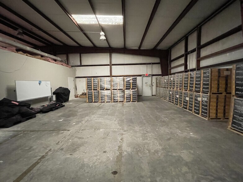 More Photos Of 4680 Lake Industrial Blvd, Tavares Warehouse For Sale
